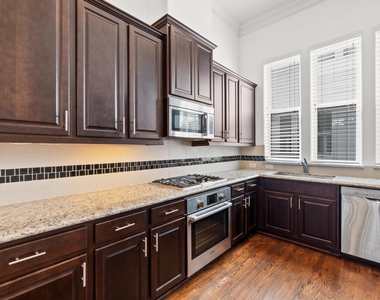 2326 Hutchins Street - Photo Thumbnail 7