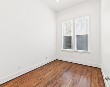 2326 Hutchins Street - Photo Thumbnail 8