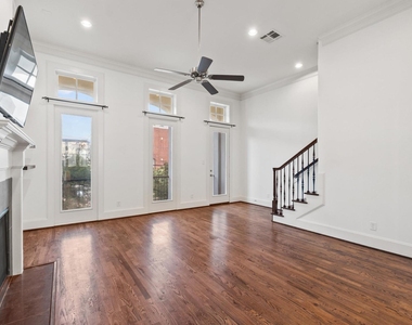 2326 Hutchins Street - Photo Thumbnail 21