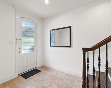 2326 Hutchins Street - Photo Thumbnail 6