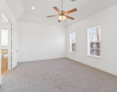 2326 Hutchins Street - Photo Thumbnail 11
