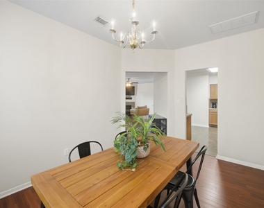 5034 Forest Hurst Drive - Photo Thumbnail 2