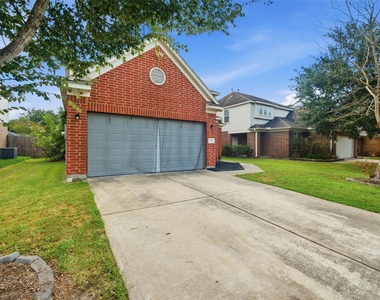 5034 Forest Hurst Drive - Photo Thumbnail 24