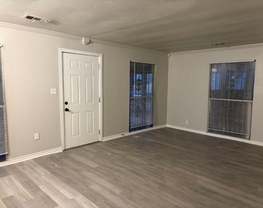 3150 Roberts Street - Photo Thumbnail 2