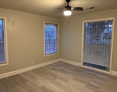 3150 Roberts Street - Photo Thumbnail 5