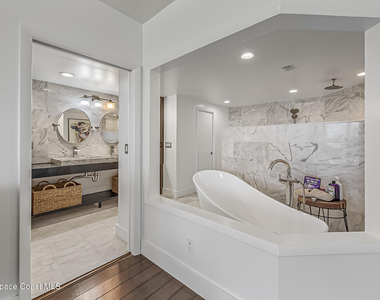 7415 Aquarina Beach Drive - Photo Thumbnail 35