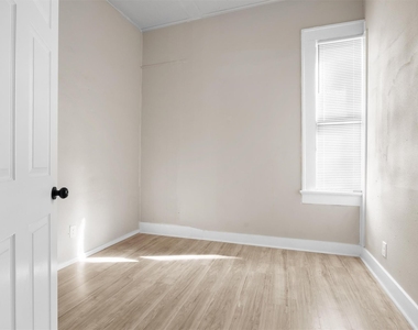 715 Porter Street - Photo Thumbnail 5