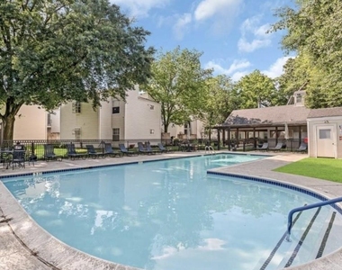 9809 Richmond Avenue - Photo Thumbnail 17