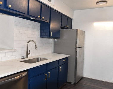9809 Richmond Avenue - Photo Thumbnail 11