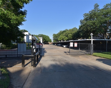 9809 Richmond Avenue - Photo Thumbnail 14