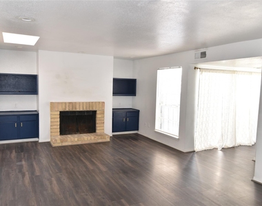 9809 Richmond Avenue - Photo Thumbnail 1