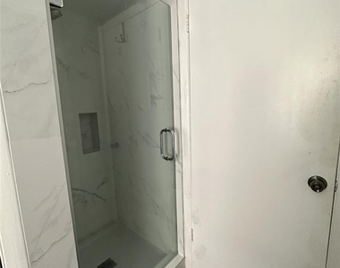 9809 Richmond Avenue - Photo Thumbnail 5