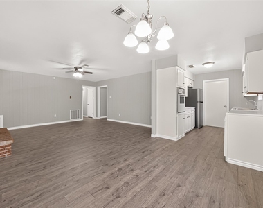 611 Dogwood Trail - Photo Thumbnail 5