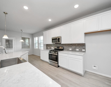 3102 Trishelle Court - Photo Thumbnail 6