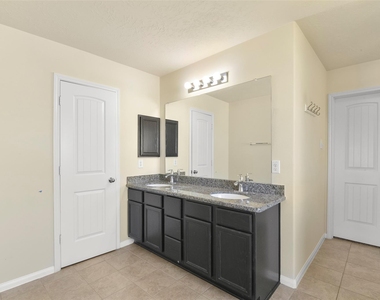 11711 Red Hummingbird Drive - Photo Thumbnail 28