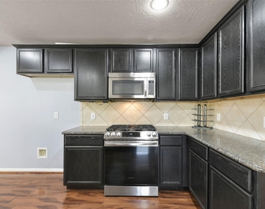 11711 Red Hummingbird Drive - Photo Thumbnail 12