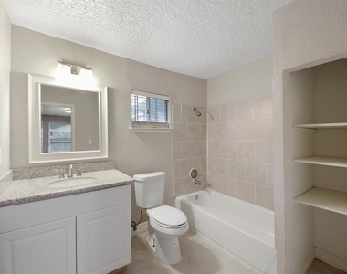 2811 Broad Haven Drive - Photo Thumbnail 11