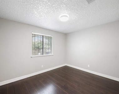 2811 Broad Haven Drive - Photo Thumbnail 24