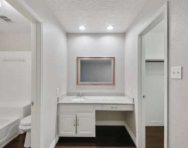 2811 Broad Haven Drive - Photo Thumbnail 12
