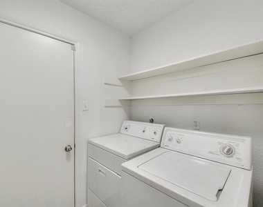 2811 Broad Haven Drive - Photo Thumbnail 15