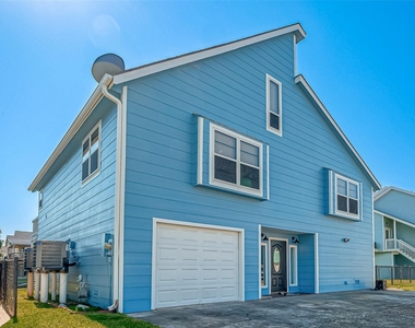 976 Bonita Street - Photo Thumbnail 1