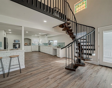 976 Bonita Street - Photo Thumbnail 18