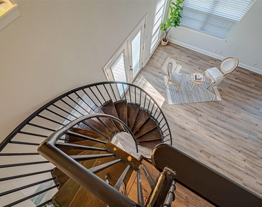 976 Bonita Street - Photo Thumbnail 32