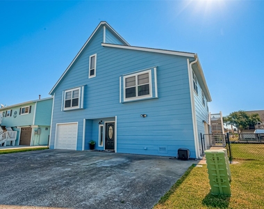 976 Bonita Street - Photo Thumbnail 3