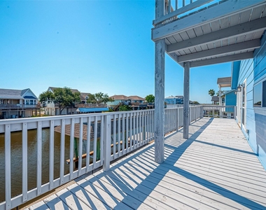 976 Bonita Street - Photo Thumbnail 11