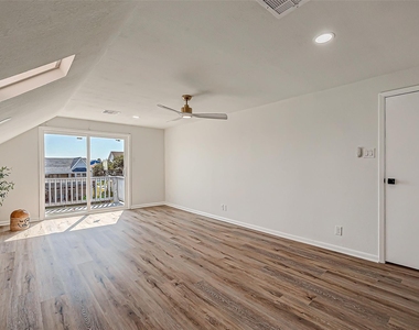 976 Bonita Street - Photo Thumbnail 35