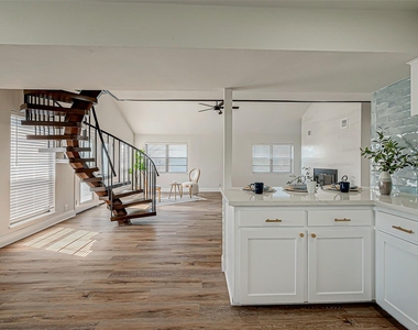 976 Bonita Street - Photo Thumbnail 20