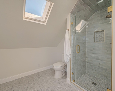 976 Bonita Street - Photo Thumbnail 37