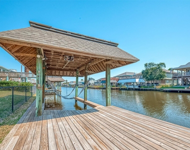 976 Bonita Street - Photo Thumbnail 9