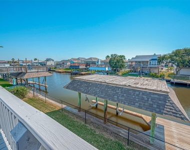 976 Bonita Street - Photo Thumbnail 12