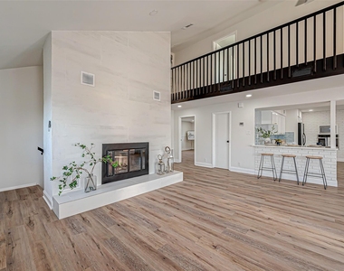 976 Bonita Street - Photo Thumbnail 15