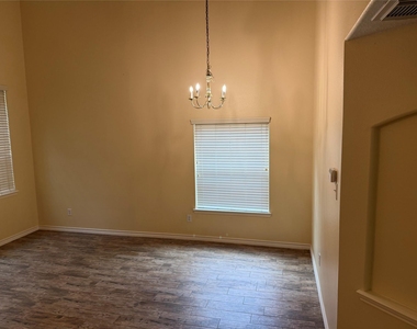 3031 Peerless Pass Ct - Photo Thumbnail 8