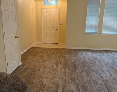 3031 Peerless Pass Ct - Photo Thumbnail 1