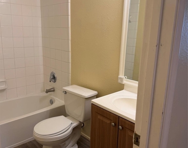 3031 Peerless Pass Ct - Photo Thumbnail 16