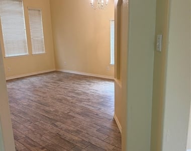 3031 Peerless Pass Ct - Photo Thumbnail 5