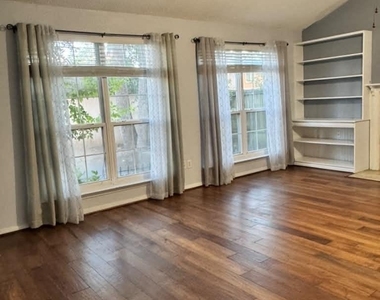 18934 Jodywood Drive - Photo Thumbnail 9