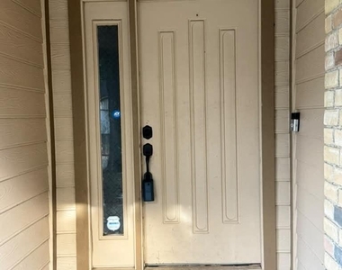 18934 Jodywood Drive - Photo Thumbnail 2