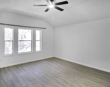 511 Chaseway Drive - Photo Thumbnail 14