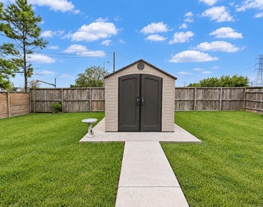 11014 Royale Ridge Lane - Photo Thumbnail 18