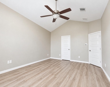 11014 Royale Ridge Lane - Photo Thumbnail 12