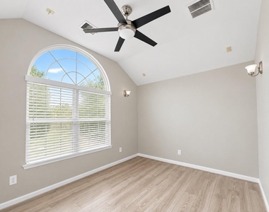 11014 Royale Ridge Lane - Photo Thumbnail 16