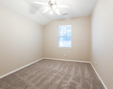 17918 Yukon Pass Drive - Photo Thumbnail 11