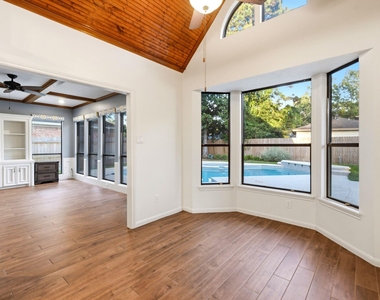 5626 Spring Lodge Drive - Photo Thumbnail 15