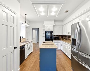 5626 Spring Lodge Drive - Photo Thumbnail 11