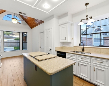5626 Spring Lodge Drive - Photo Thumbnail 12