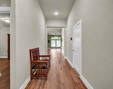 411 S Amherst Drive - Photo Thumbnail 4